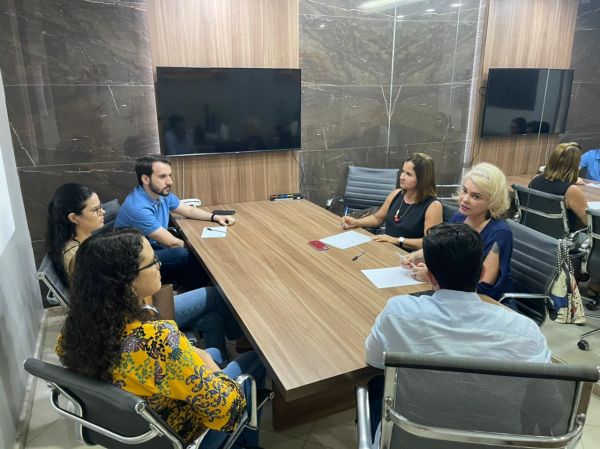 Sindat recebe comissão de aprovados no concurso de Auditor Técnico de Tributos